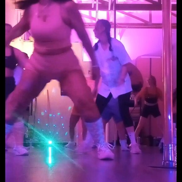 Mono B Set Hot Pink Athletic Top/Bra & Matching Shorts size Medium set - Picture 11 of 11